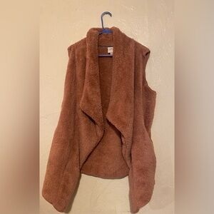Knox Rose fluffy vest